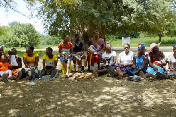 Pachoto-groepen helpen vrouwen in Zimbabwe hun trauma's te boven te komen. 