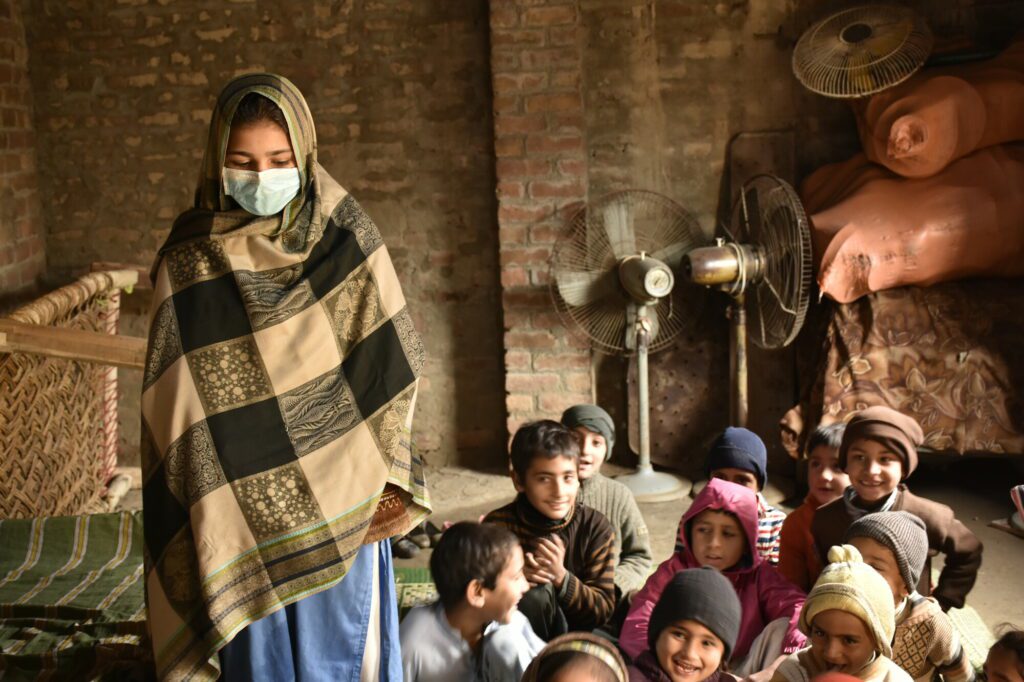 Kinderen die weer naar school gaan in Pakistan, als deel van het project Education Cannot Wait