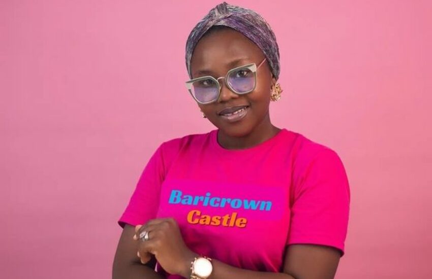 Bariat Lawal gebruikte haar passie voor mode om een bedrijf te starten als deel van VSO's CFYE project.