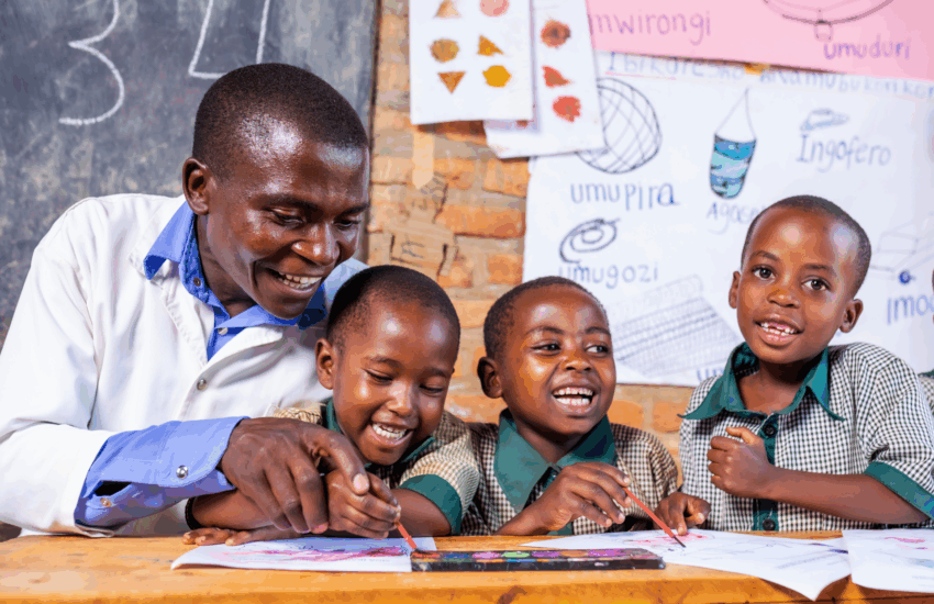 Let's learn through Play in Rwanda - docent Olivier